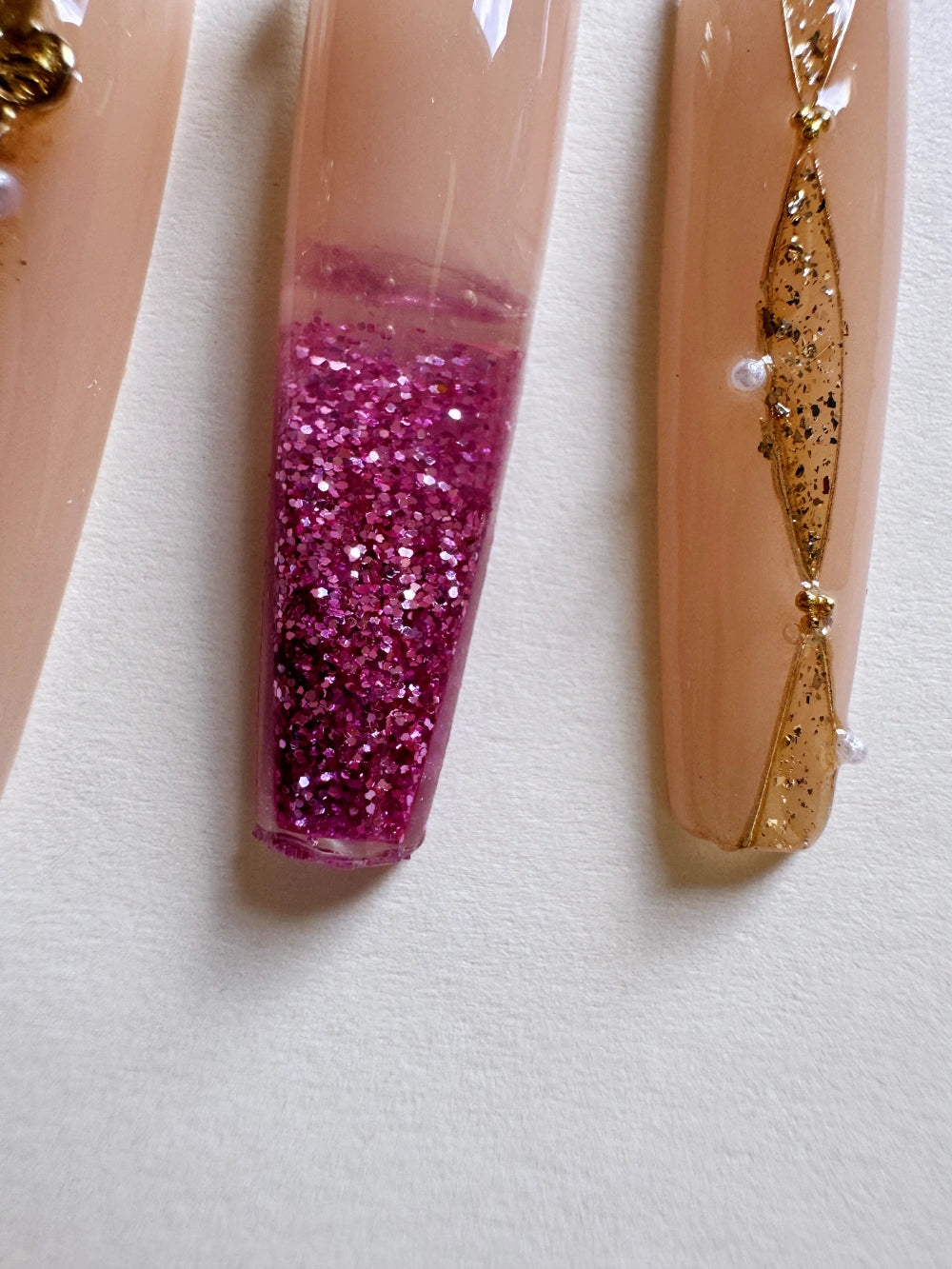 Golden Lotus Hand Drawn New Chinese Style Cat Eye Flowing Sand Nail Art