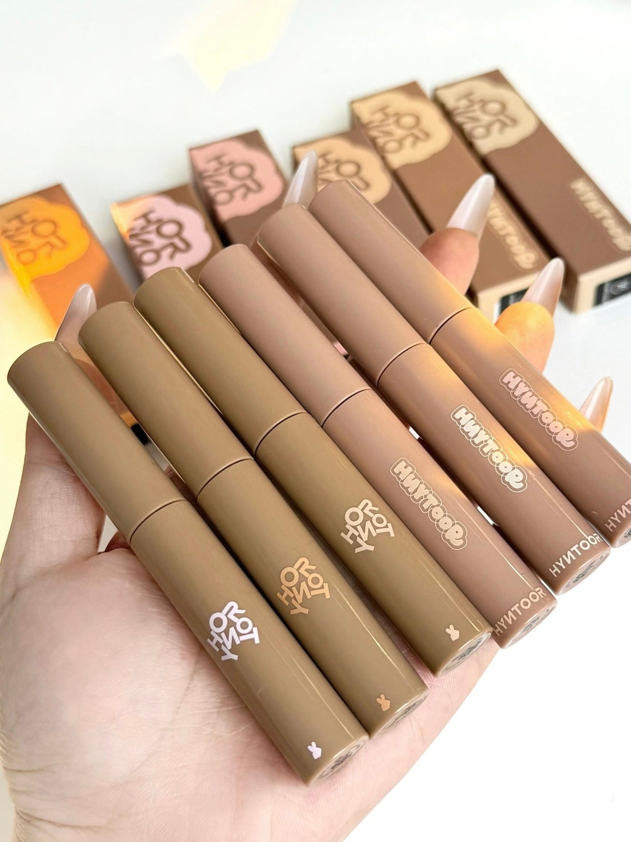 Anti-cernes pour sourcils HYNTOOR Brow Dying 3,5 g
