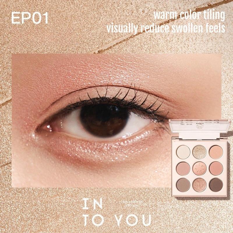 Palette de fards à paupières neuf couleurs INTO YOU 7,2 g