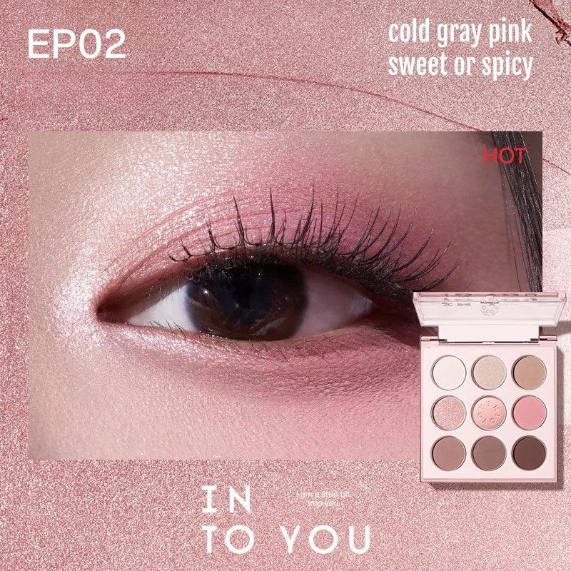 Palette de fards à paupières neuf couleurs INTO YOU 7,2 g