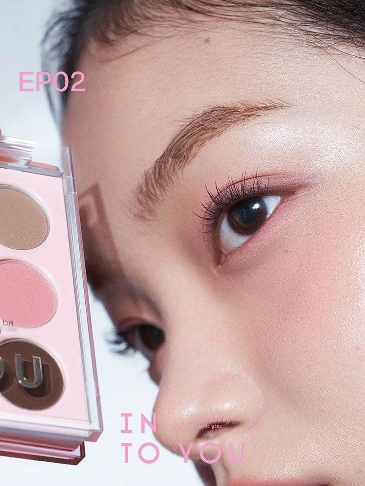 Palette de fards à paupières neuf couleurs INTO YOU 7,2 g