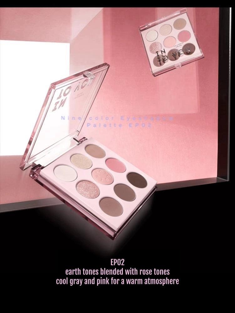 Palette de fards à paupières neuf couleurs INTO YOU 7,2 g